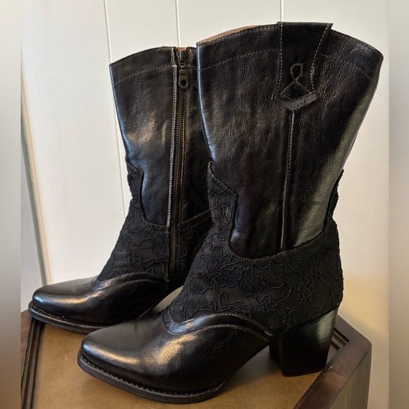 Oak Tree Farms Shoes - NWT Oak Tree Farms Basanti Boots Size 8.5 Black Leather w/Black Lace 2.5” Heel